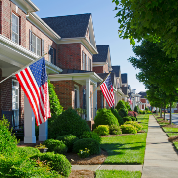 Potential Neighborhood With An HOA? Here's What You Should Know